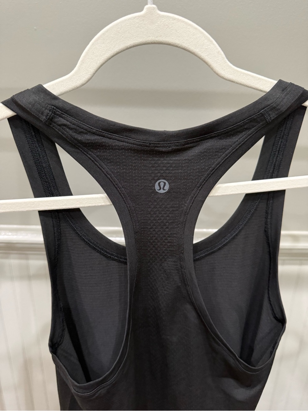 Lululemon Black Vanderbilt University Swiftly Tech Tank Size 4 - Picture 3 of 4